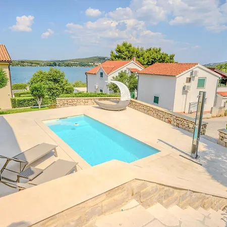 T Βίλα Betina (Sibenik-Knin)