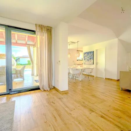 Vila T Betina (Sibenik-Knin)