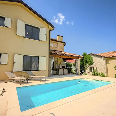 Villa T *